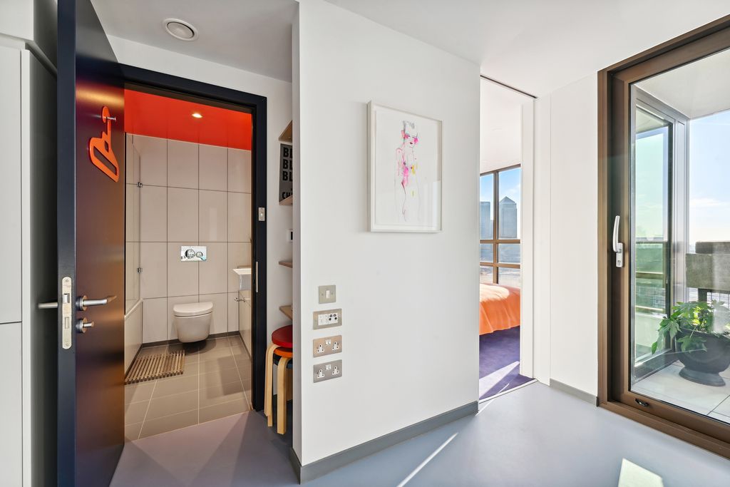 Property photo 2 of 24