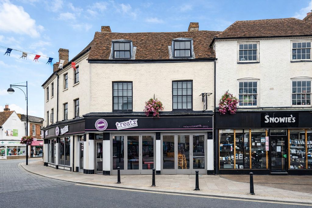 Property photo 1 of 12