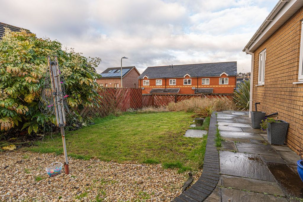 Property photo 2 of 36