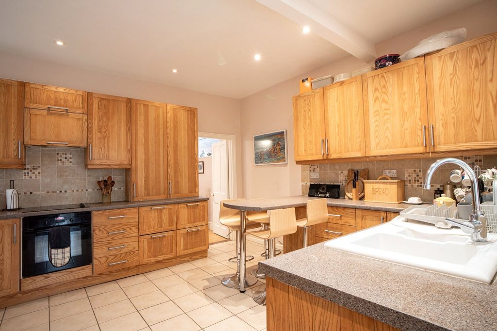 Property photo 3 of 18 Picture No. 33