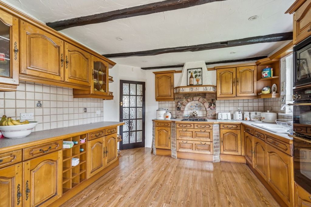 Property photo 3 of 24