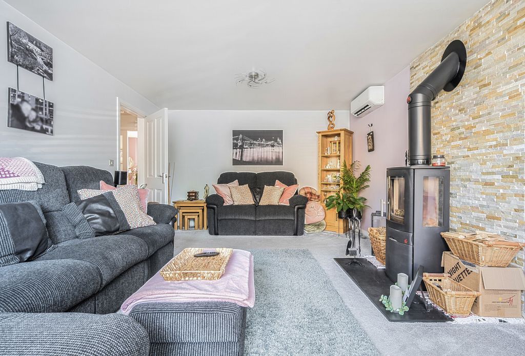 Property photo 2 of 23 1311063-21-685301...