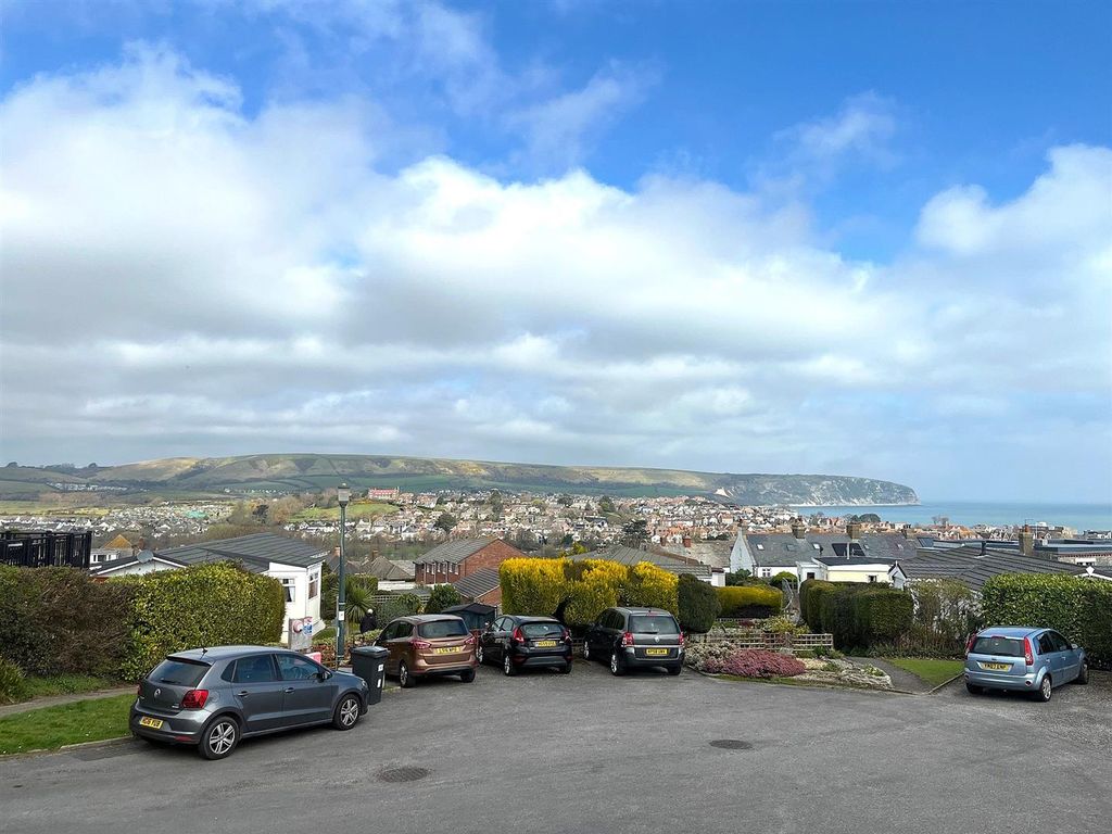 Property photo 2 of 16 4213 View.Jpg