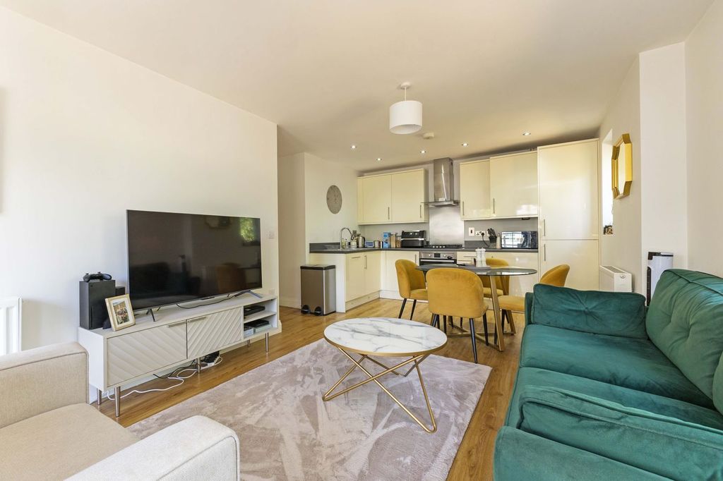 Property photo 2 of 19