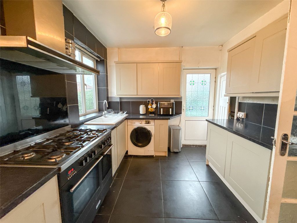 Property photo 3 of 23 Dining Kitchen
