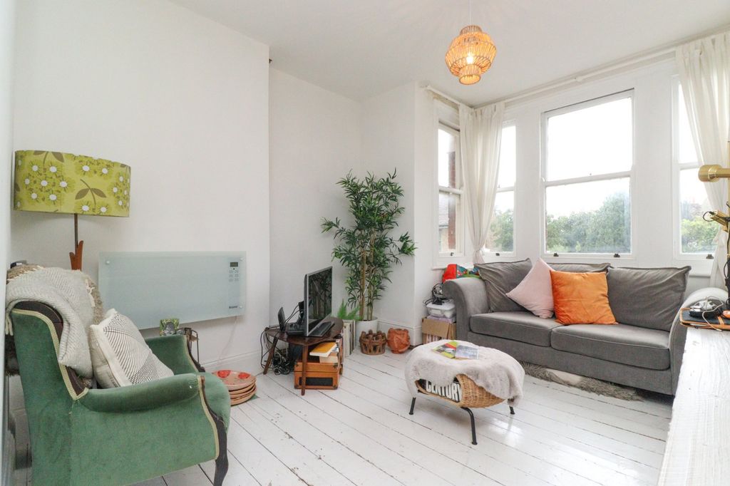 Property photo 2 of 8 Picture 2