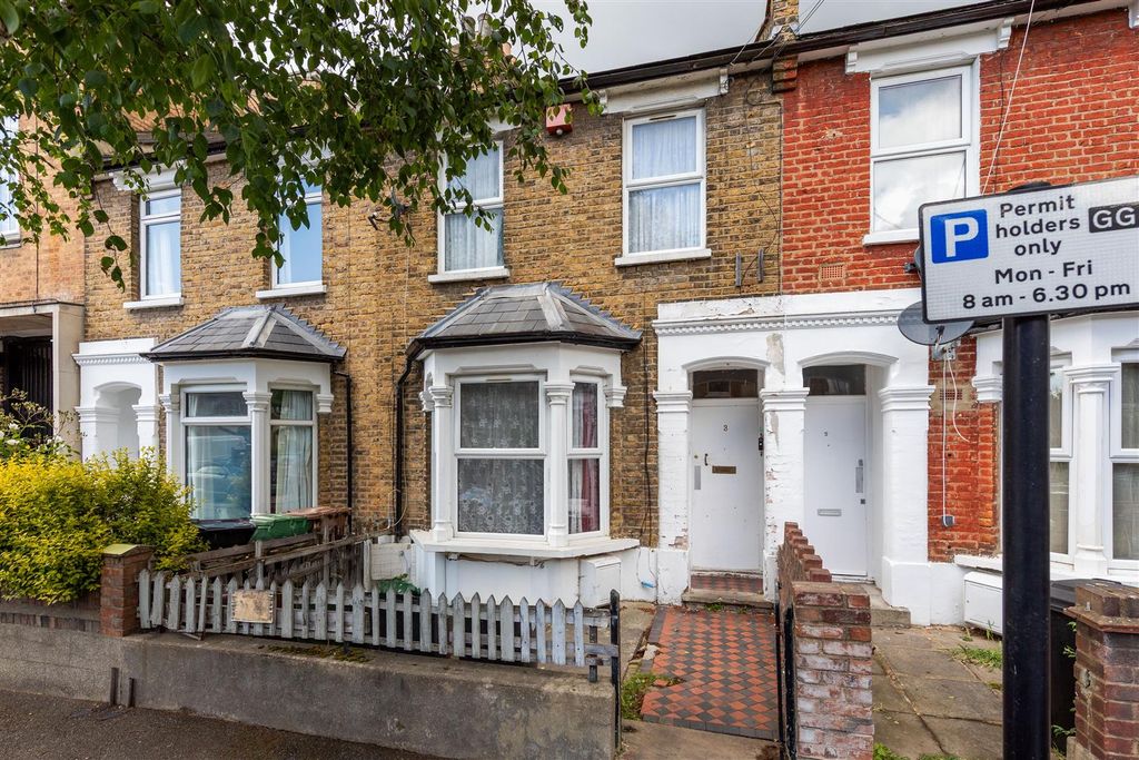 Property photo 1 of 19 Morley Road, E10