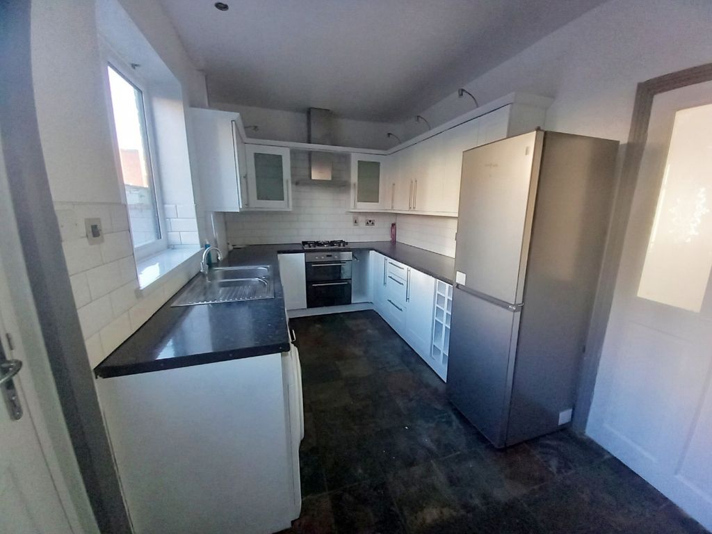 Property photo 3 of 13 Kitchen