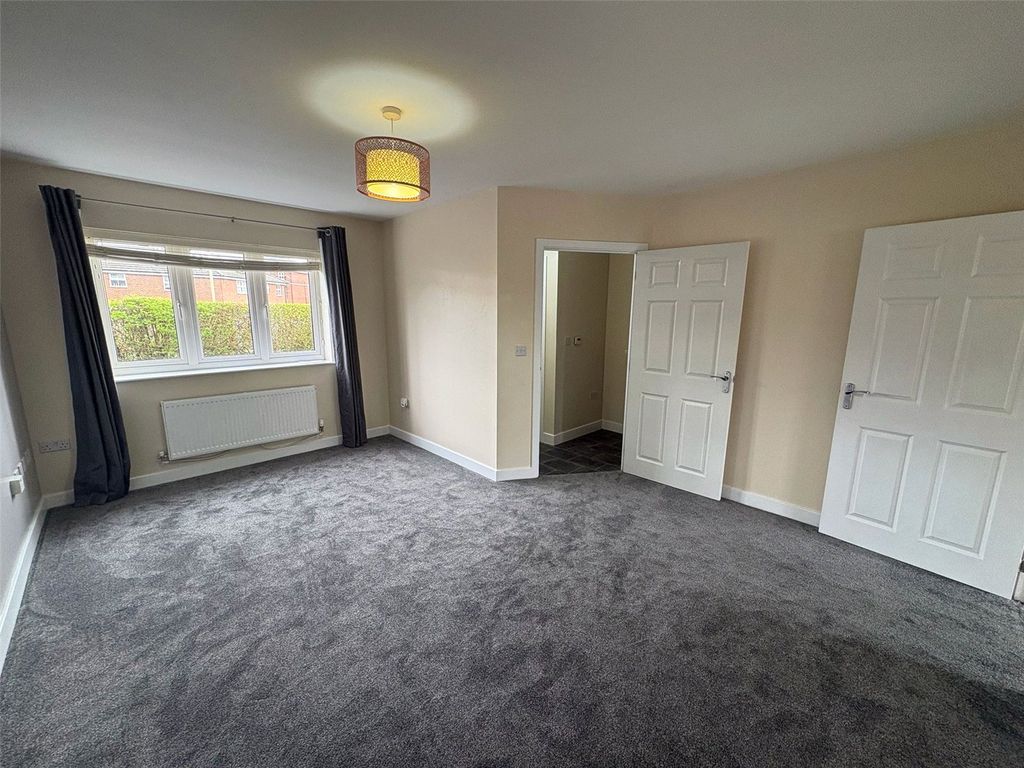 Property photo 2 of 19 Picture No. 14