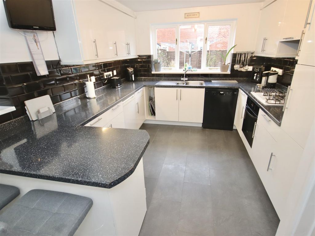 Property photo 2 of 14 Img_8566.Jpg