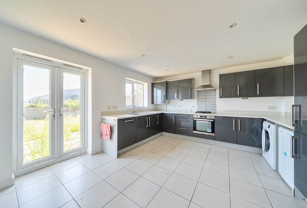 Property photo 1 of 12 1493632-14-6A5517...