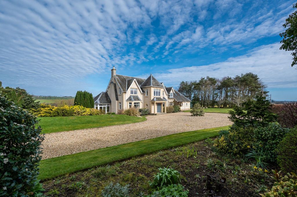 Property photo 1 of 73