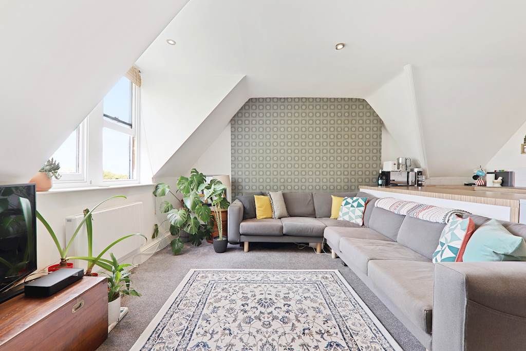 Property photo 2 of 11 05-9d3Fjhhgll - Flat H, 108 Auckland Road - 15 (1)