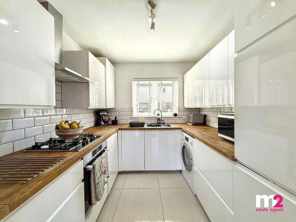 Property photo 3 of 25