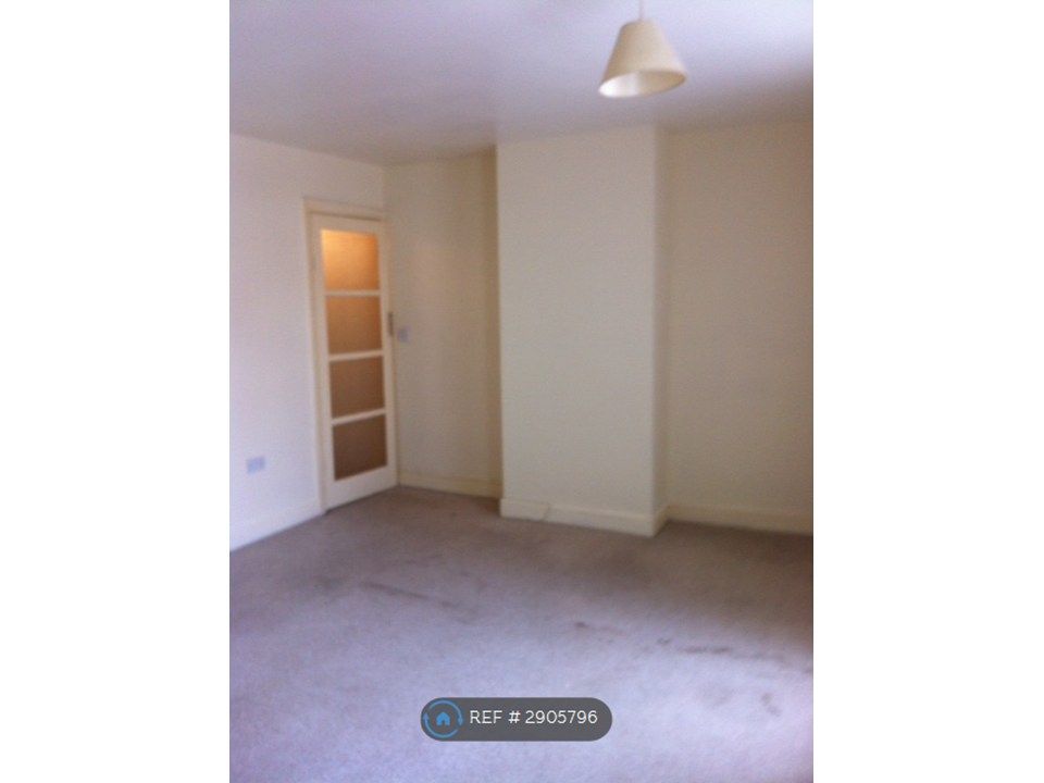 Property photo 3 of 8 Bedroom