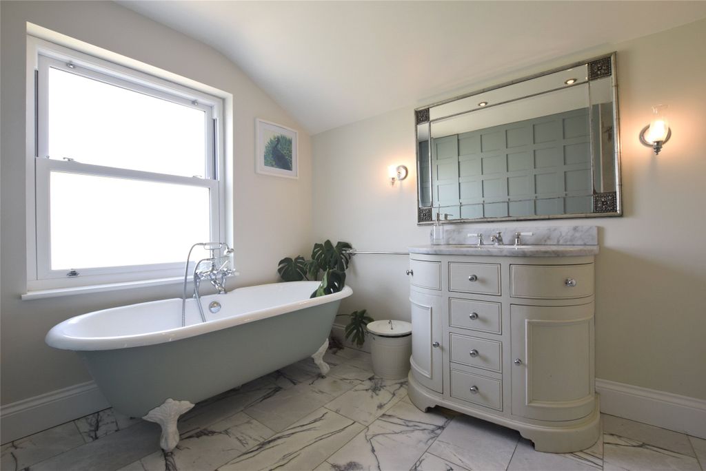 Property photo 3 of 15 Bathroom