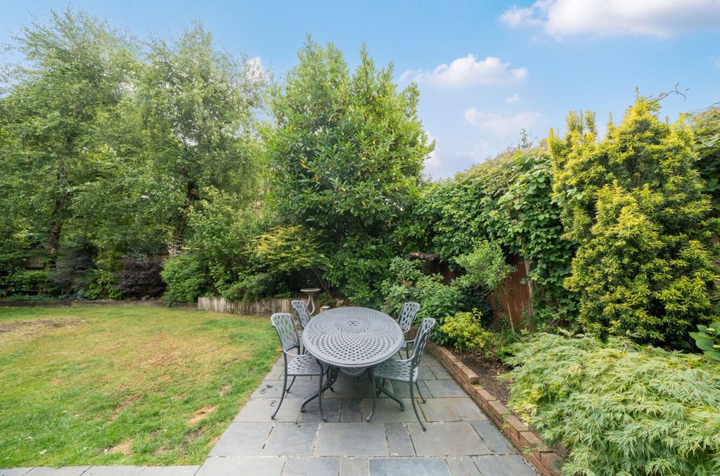 Additional image 24 of 5 bed detached house for saleHoggarth Close, Petersfield GU31
