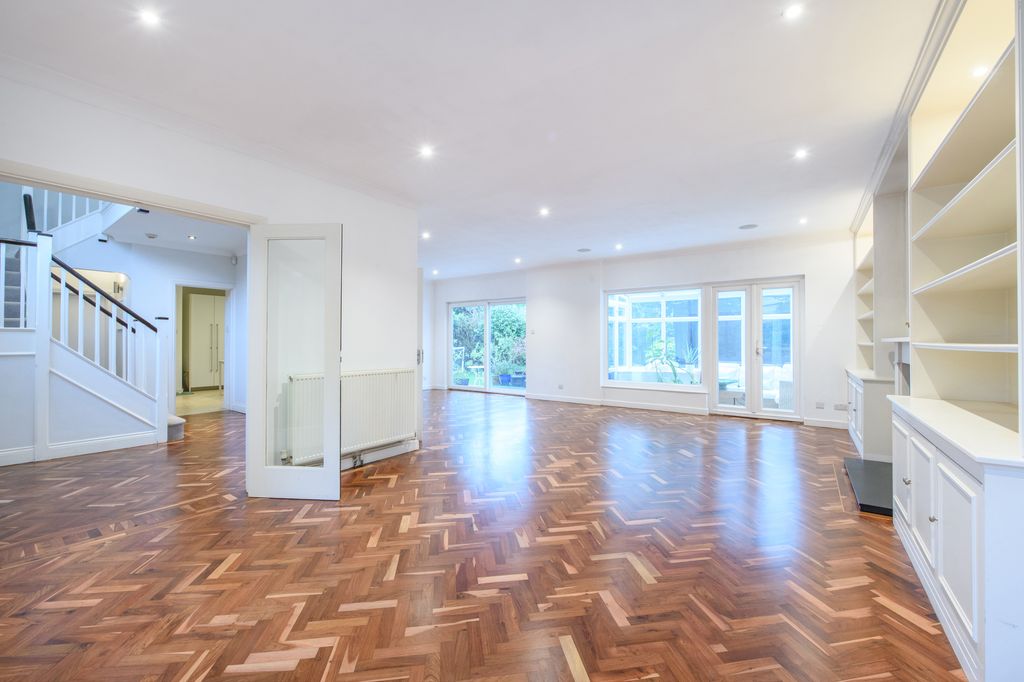 Property photo 3 of 18
