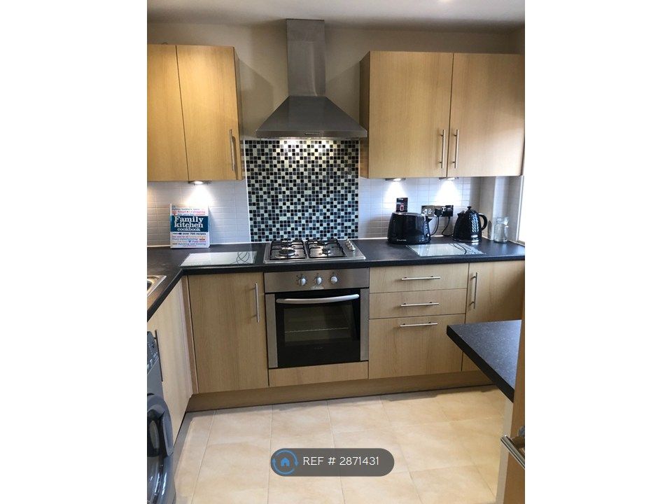 Property photo 2 of 19 Kitchen