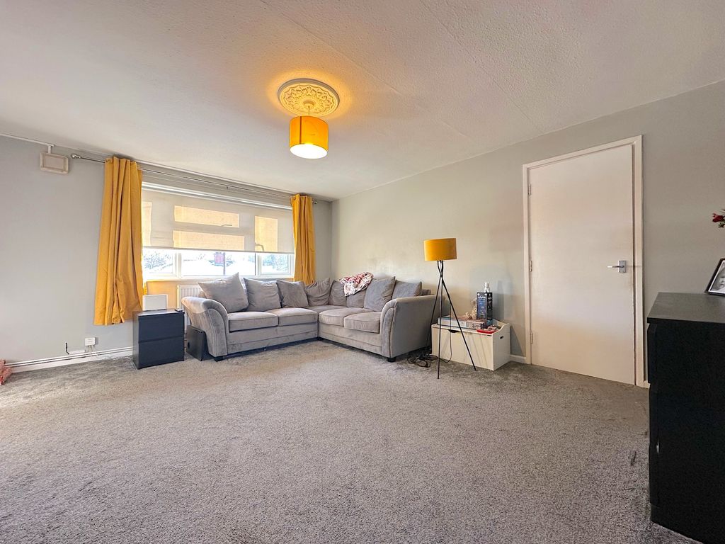 Property photo 3 of 12