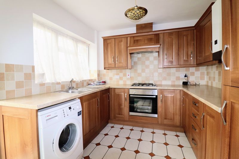 Property photo 3 of 17 Kitchen