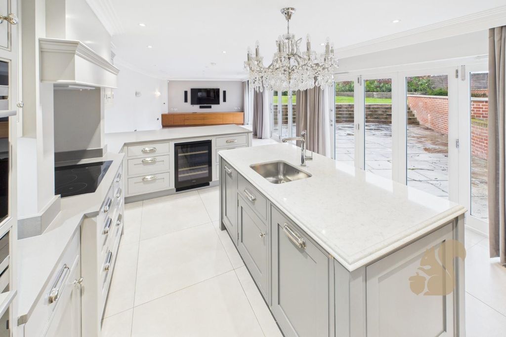 Property photo 3 of 32 Cam01814G0-Pr0071-Still013.Jpg