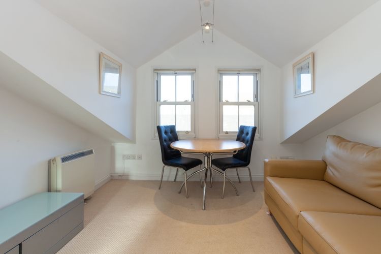 Property photo 2 of 8 214472