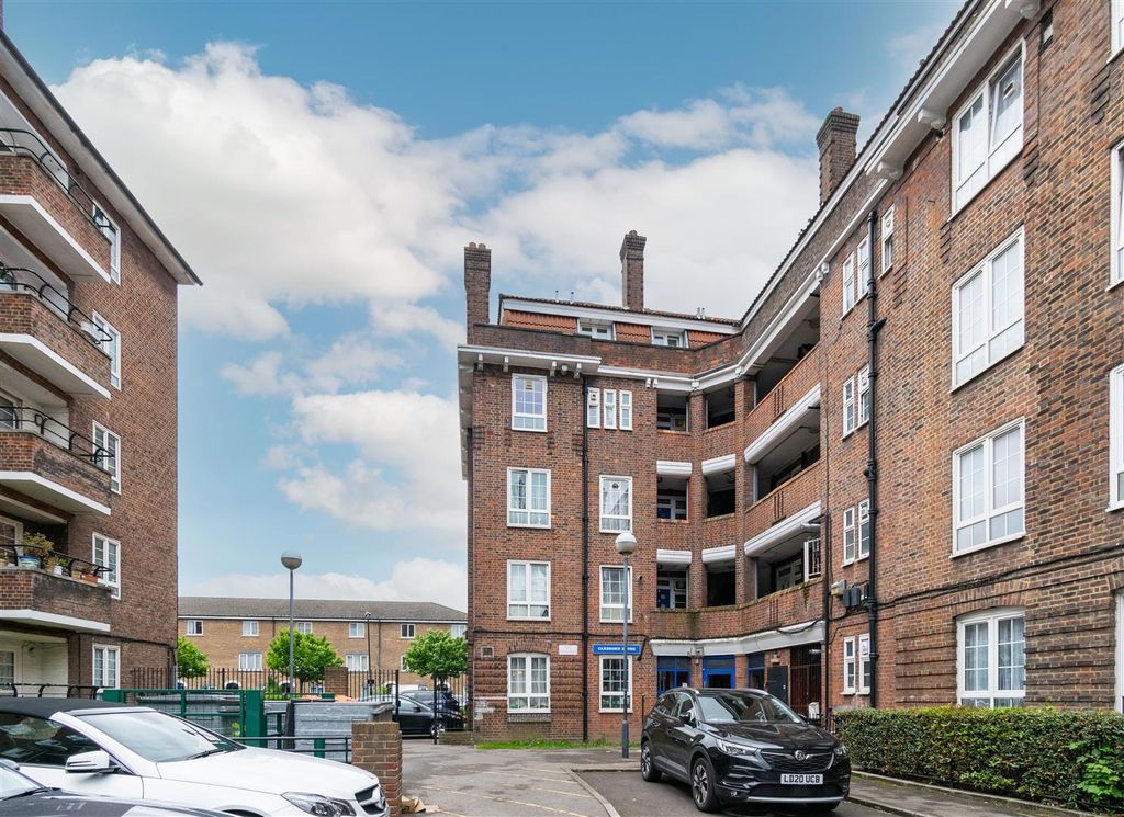 Property photo 1 of 13 Carbroke House
