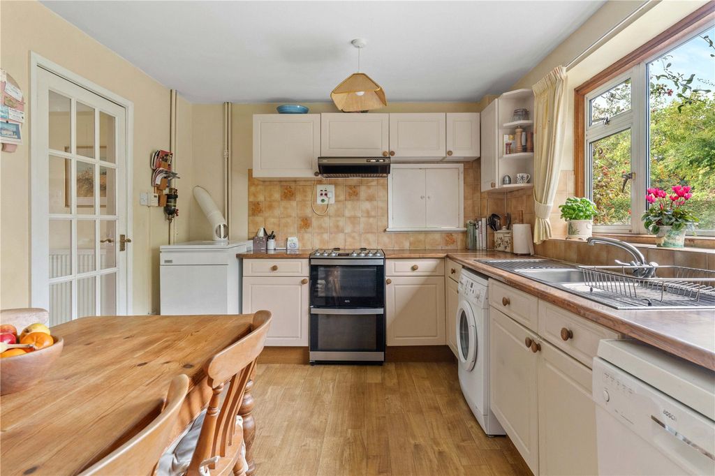 Property photo 2 of 18 Picture No. 04