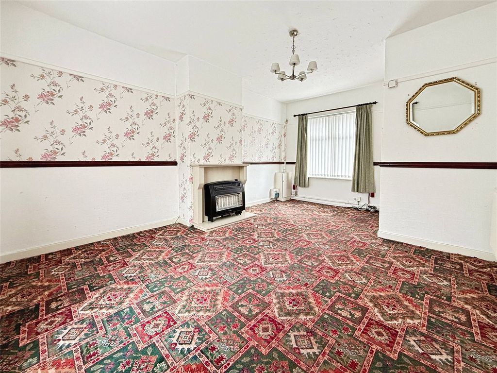 Property photo 2 of 18 Picture No. 16