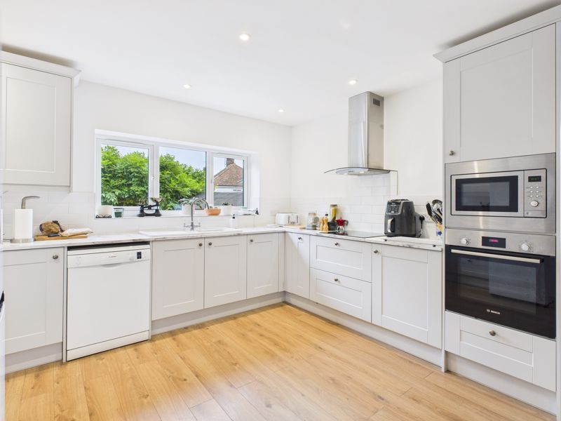 Property photo 3 of 16 Kitchen Area