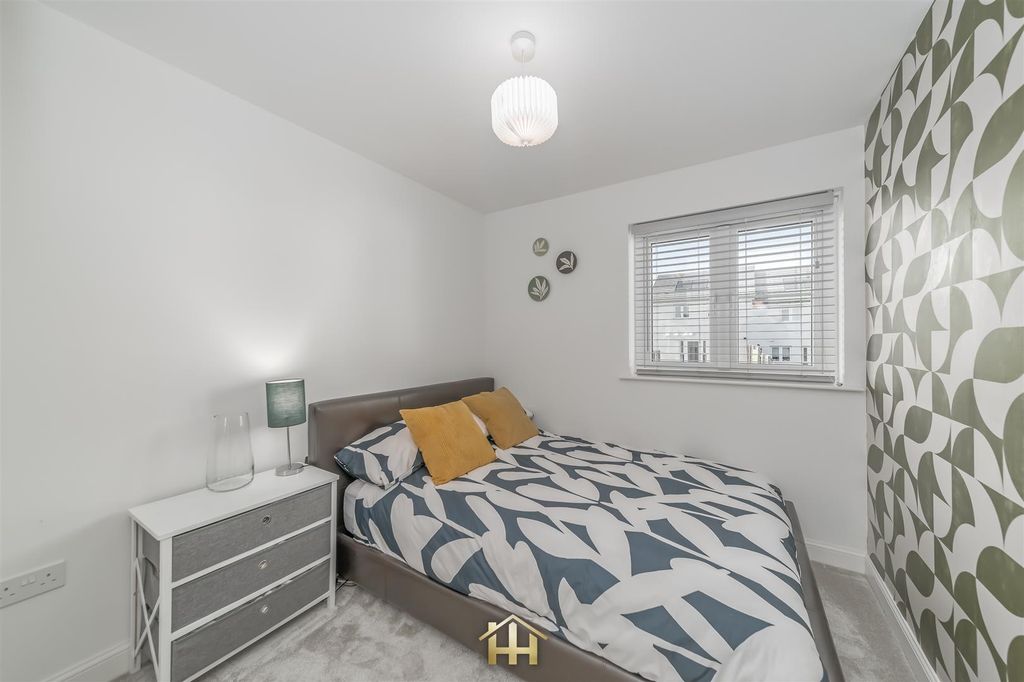 Additional image 12 of 3 bed semi-detached house for saleMains Loan, Dundee DD4