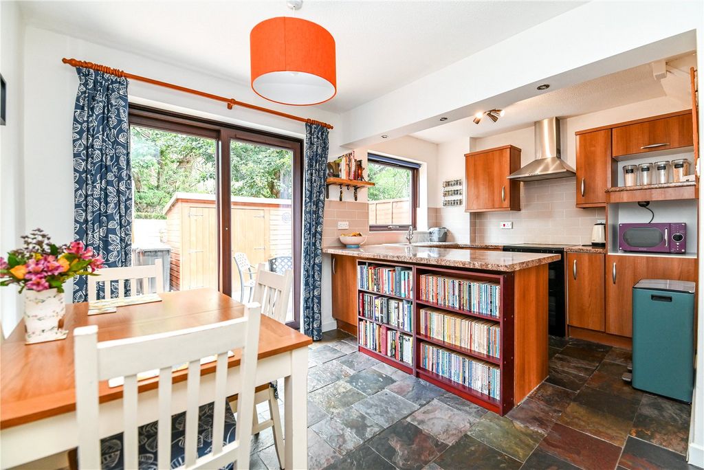 Property photo 2 of 15 Picture No. 04
