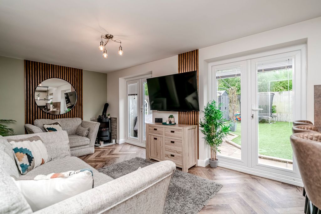 Property photo 2 of 48