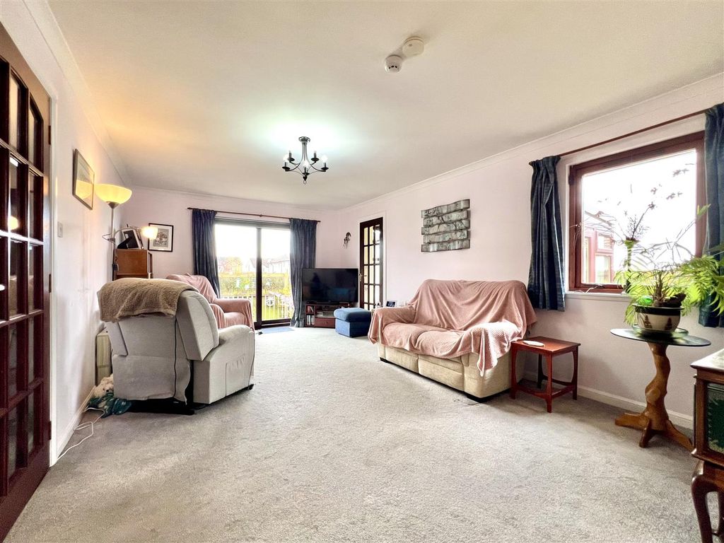 Additional image 4 of 3 bed detached bungalow for salePlayer Drive, Kingseat KY12