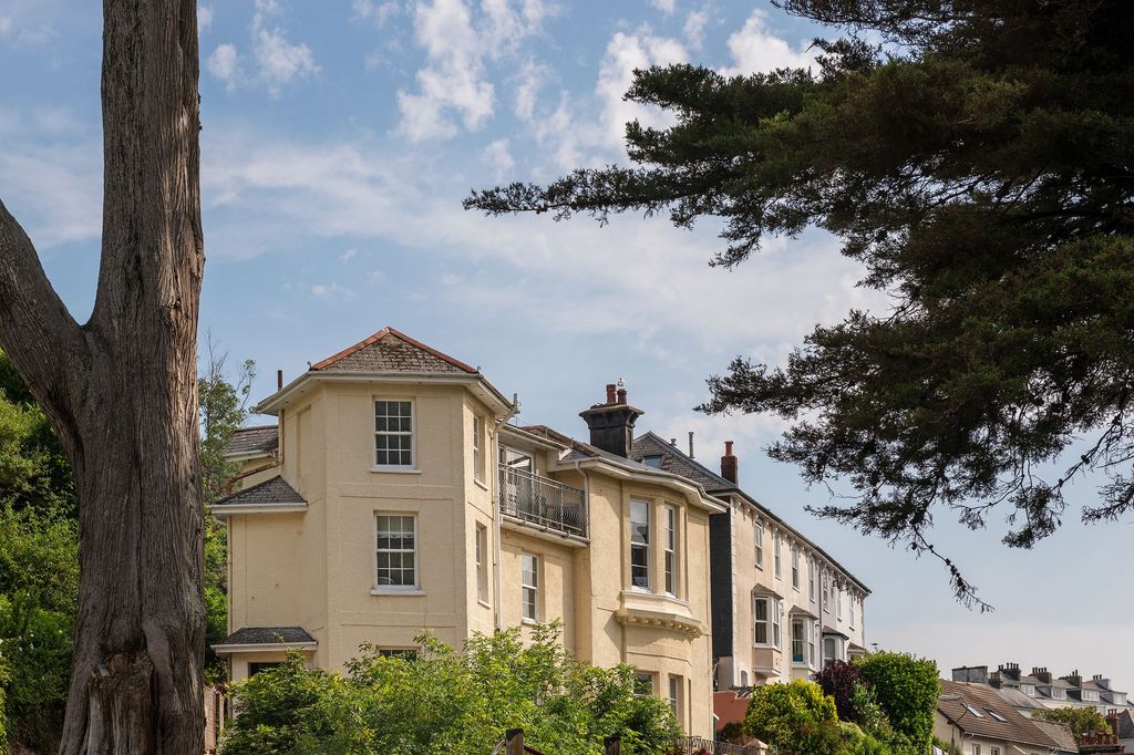 Property photo 3 of 9 4A Vicarage Hill, Dartmouth