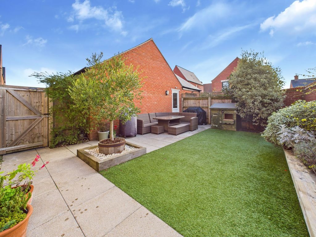 Property photo 2 of 20