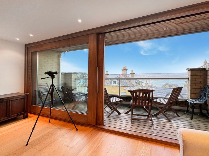 Property photo 3 of 25 Photo 8