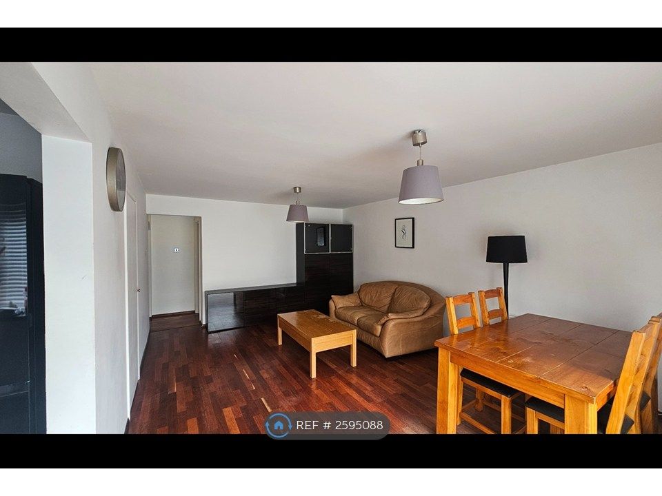 Property photo 1 of 5 Living Room