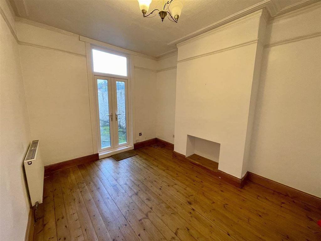 Property photo 3 of 12 Dining Room