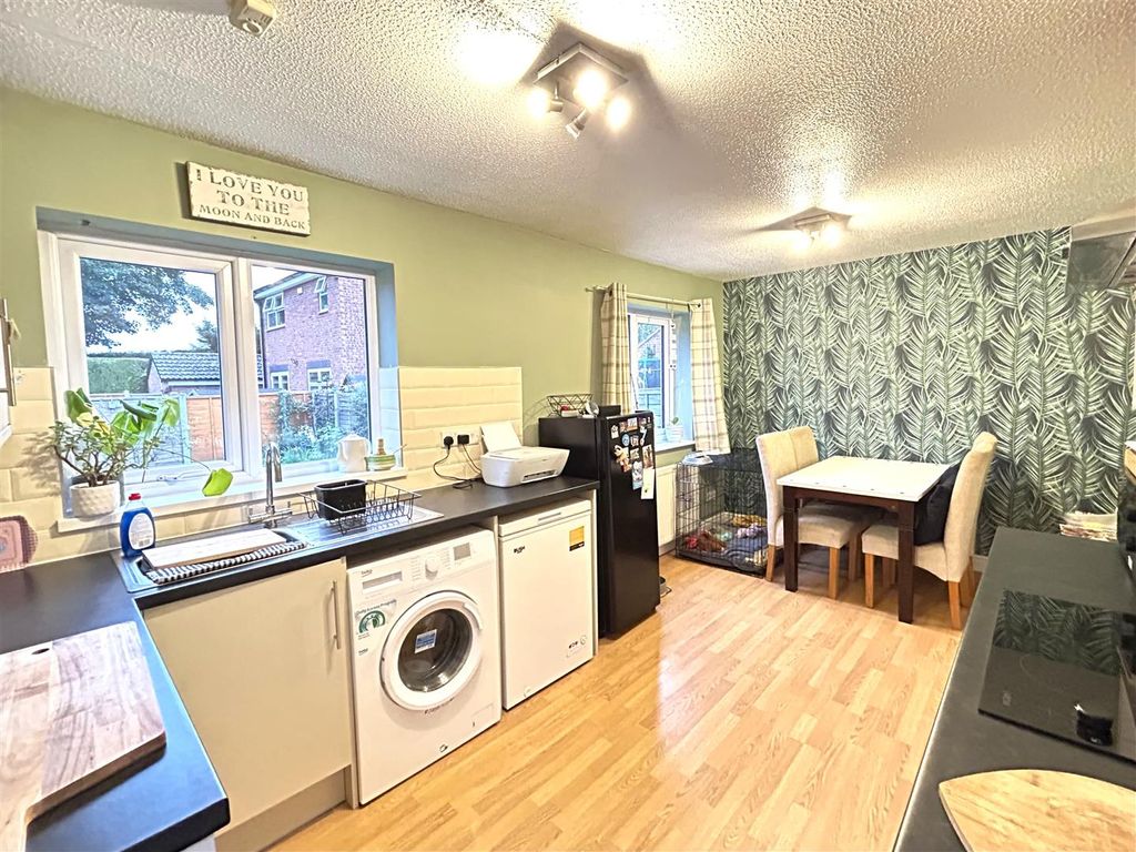 Property photo 3 of 12 Kitchen / Diner