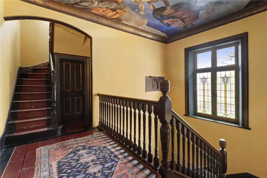 Property photo 3 of 13 Hallway