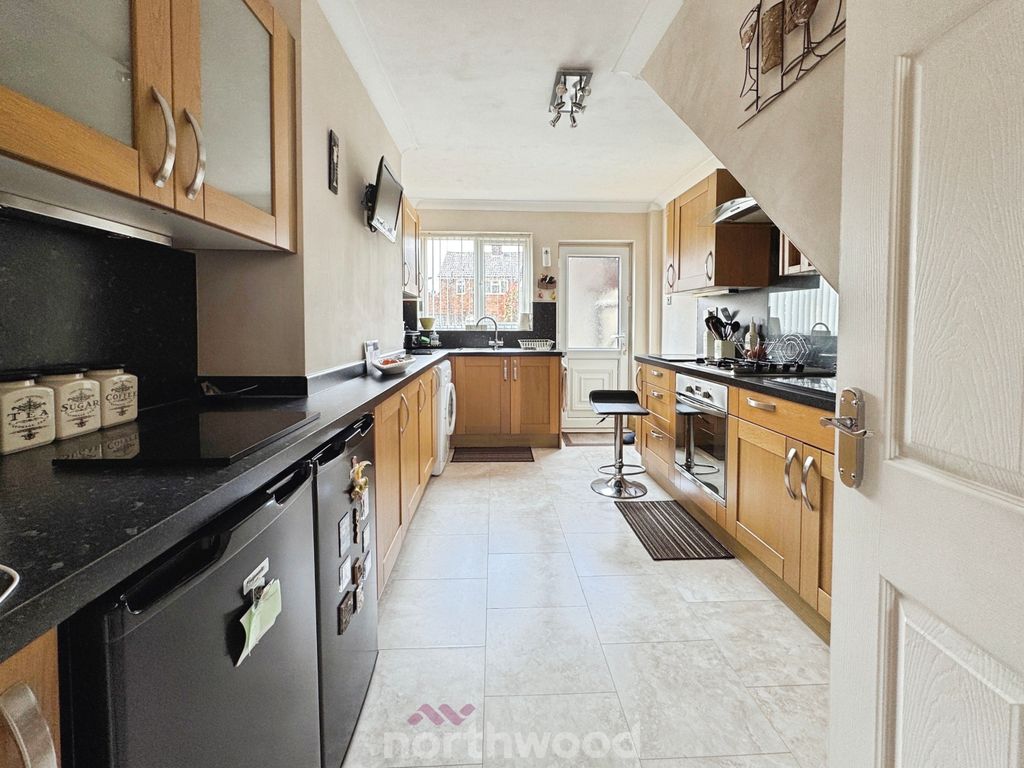 Property photo 3 of 13