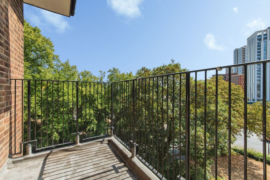 Property photo 3 of 19 Pbox-Img.Jpg