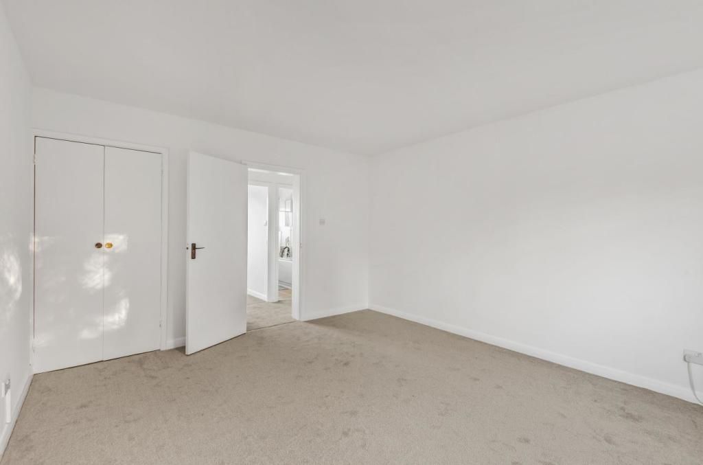 Property photo 3 of 14 Gallery