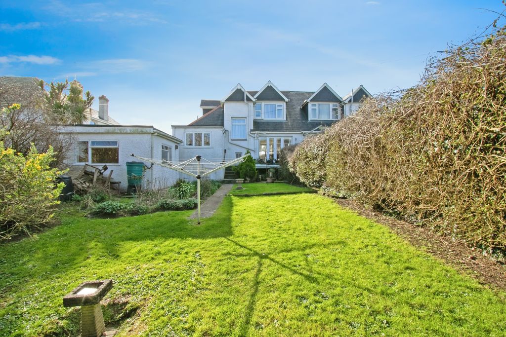Property photo 1 of 2
