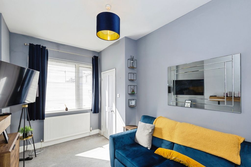 Property photo 3 of 17 Pbox-Img.Jpg