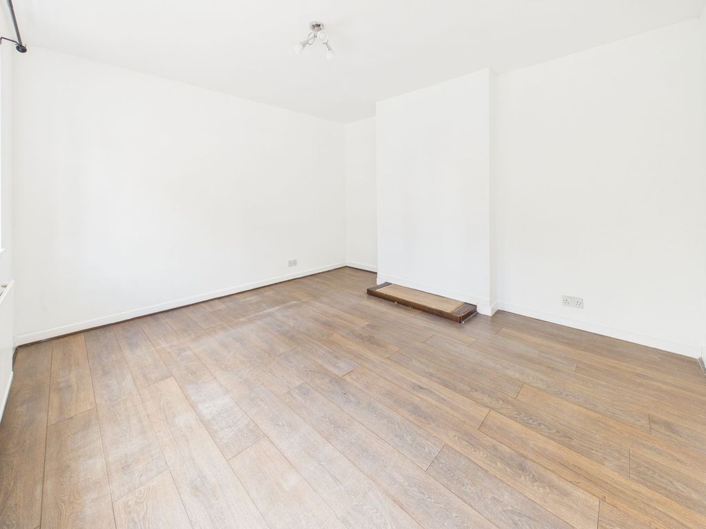 Property photo 2 of 26