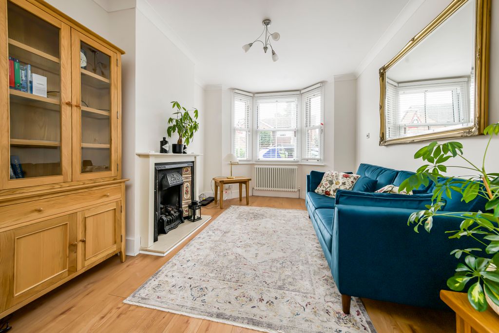 Property photo 2 of 17 Image00019