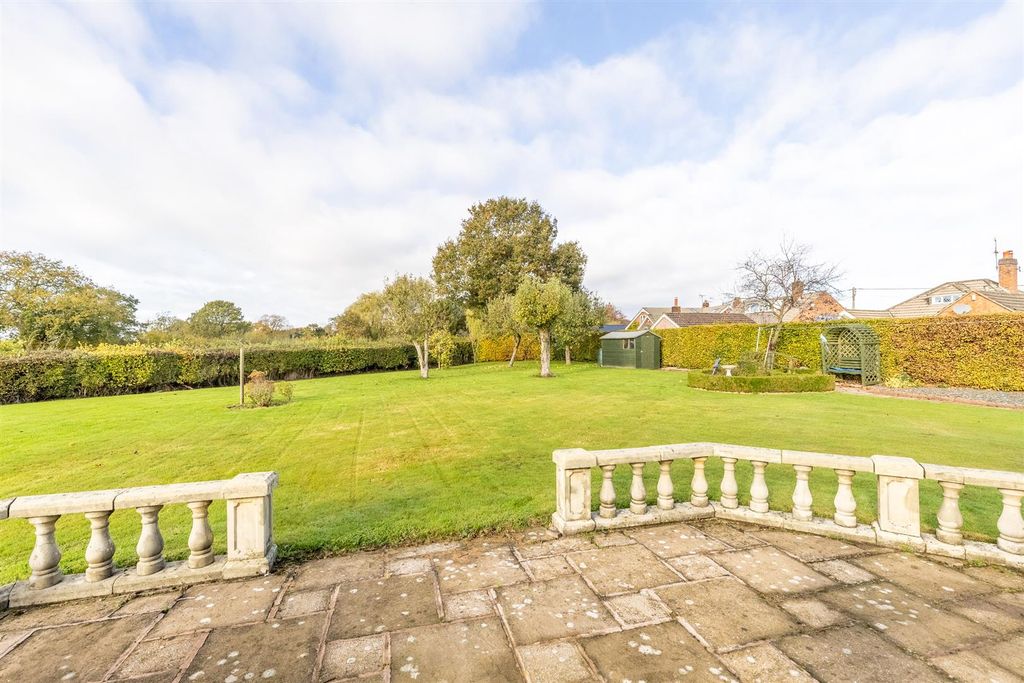 Property photo 2 of 38 64Pitlane-37.Jpg